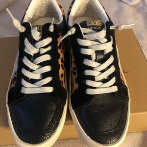 Vintage Havana Black and Tan Sneakers